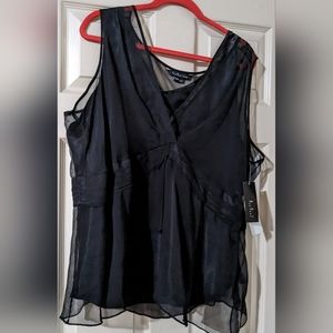 Beautiful ECI New York Top - Size 24